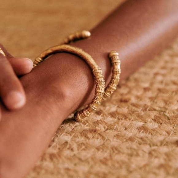 Sezane Jewelry - Sezane Gold Textured Bracelet